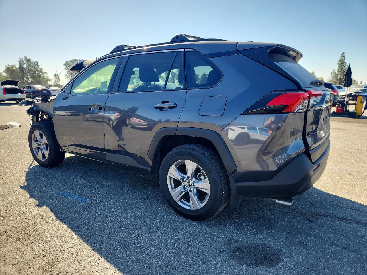 2025 TOYOTA RAV4 HYBRID XLE — снимка 2