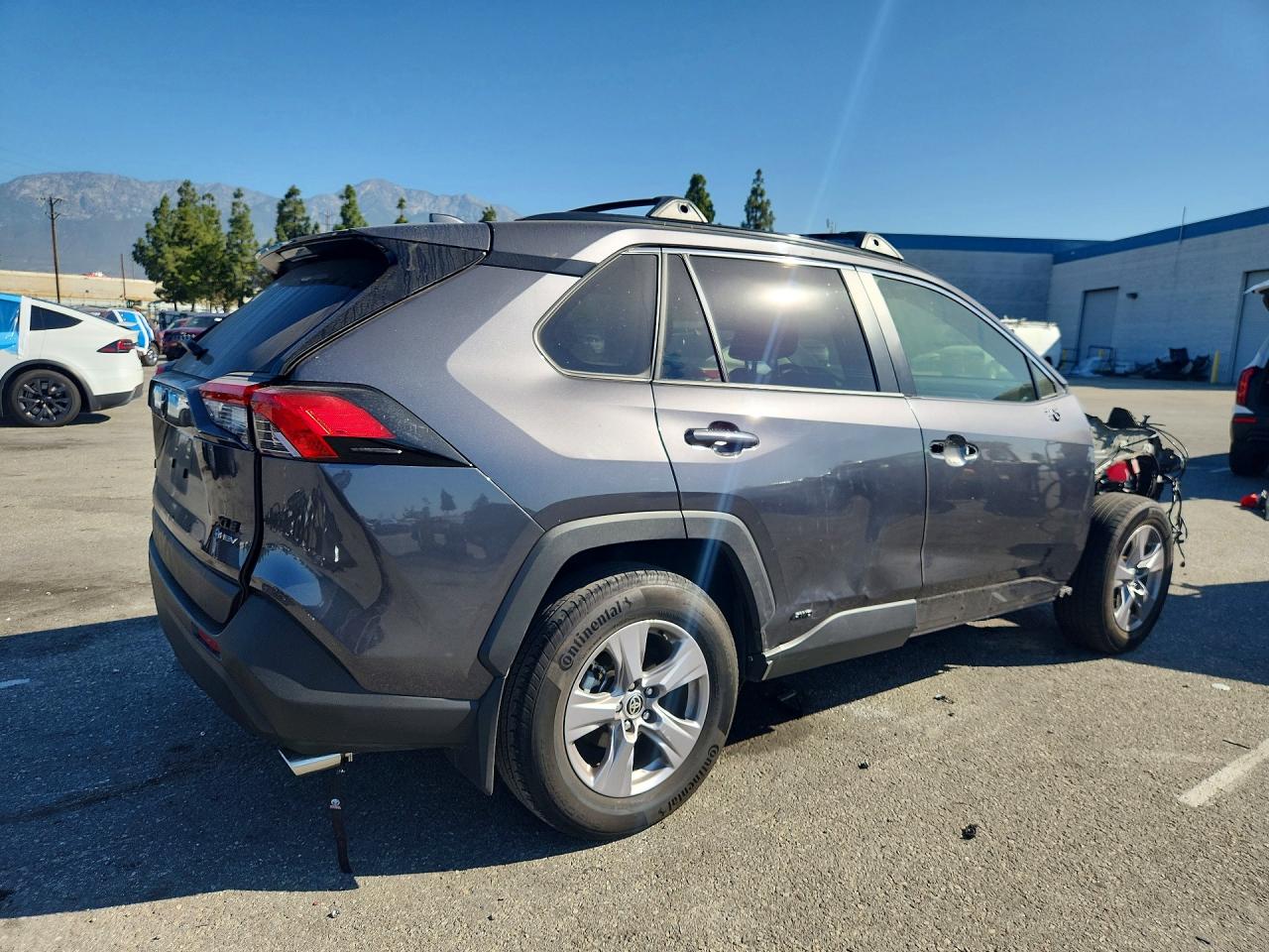 2025 TOYOTA RAV4 HYBRID XLE — снимка 3