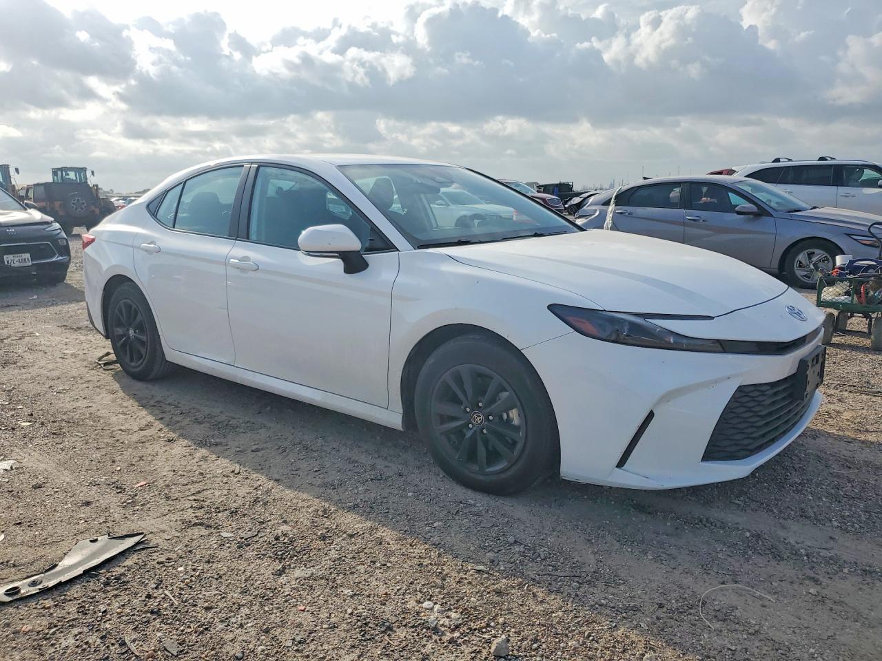 2025 TOYOTA CAMRY LE — снимка 4