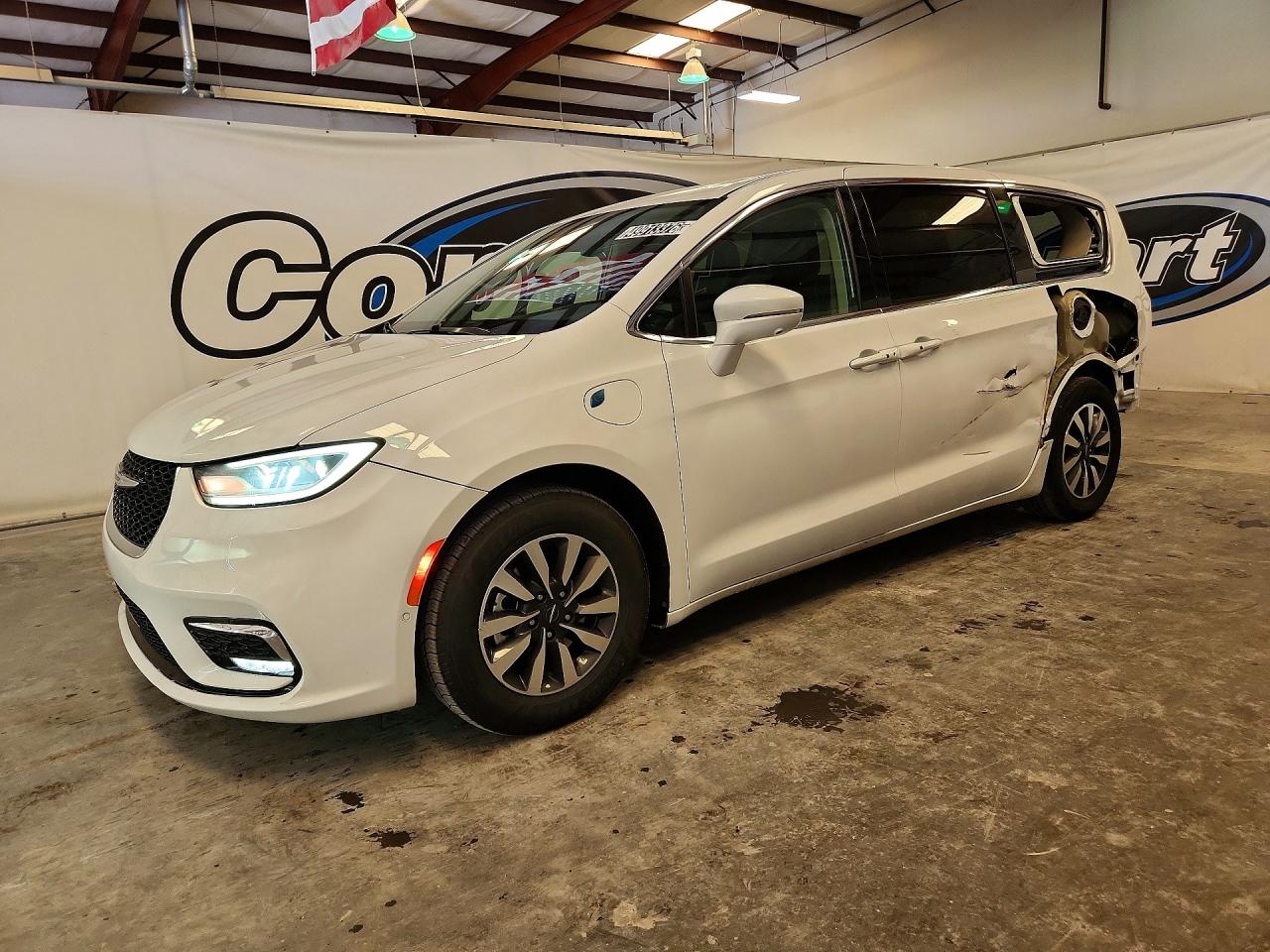 2022 CHRYSLER PACIFICA HYBRID TOURING L