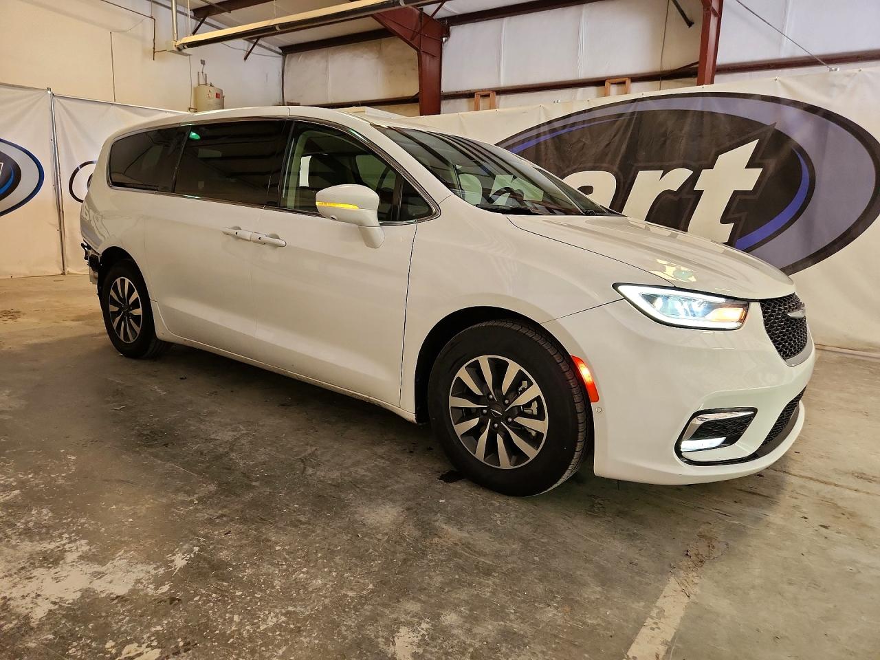 2022 CHRYSLER PACIFICA HYBRID TOURING L — снимка 4
