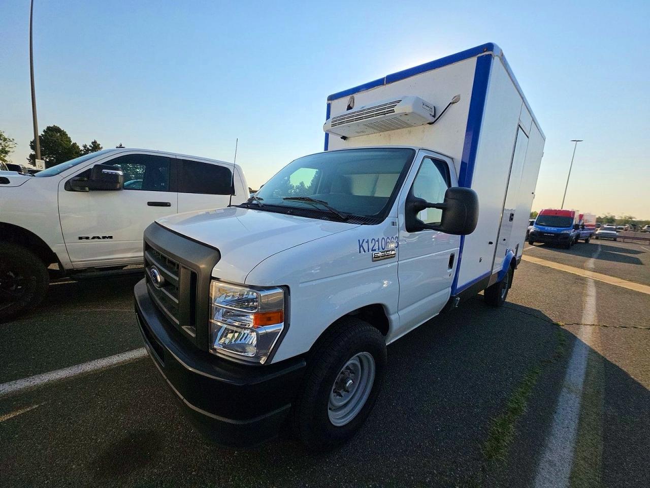 2024 FORD ECONOLINE E350 SUPER DUTY CUTAWAY VAN — снимка 2