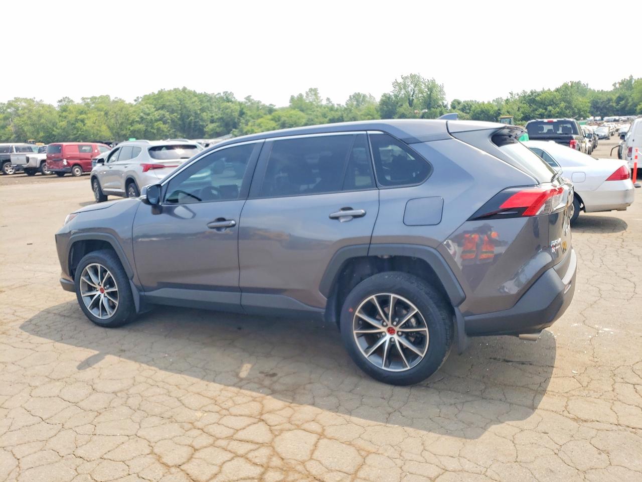 2023 TOYOTA RAV4 LE — снимка 2