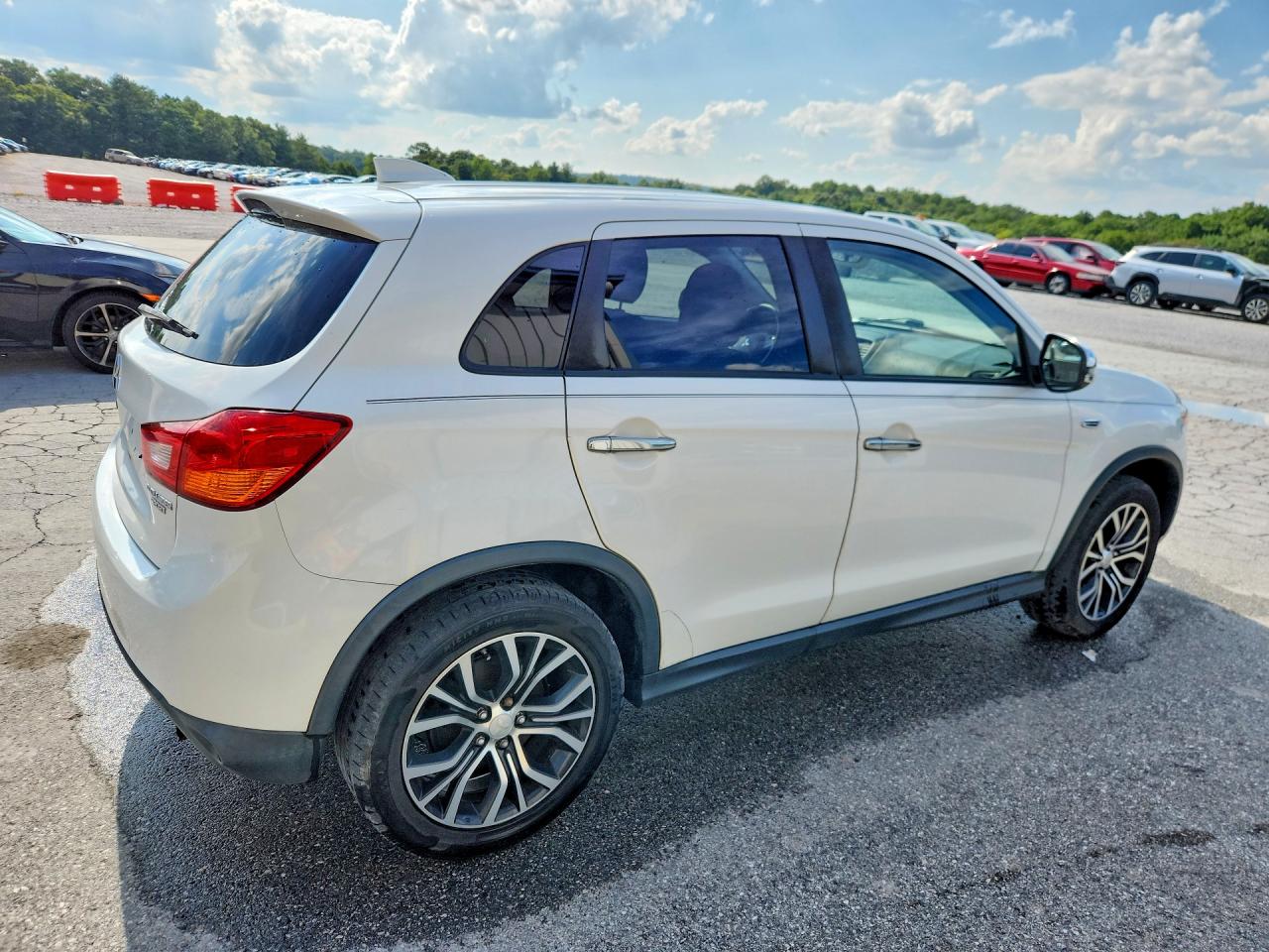 2017 MITSUBISHI OUTLANDER SPORT ES — снимка 3