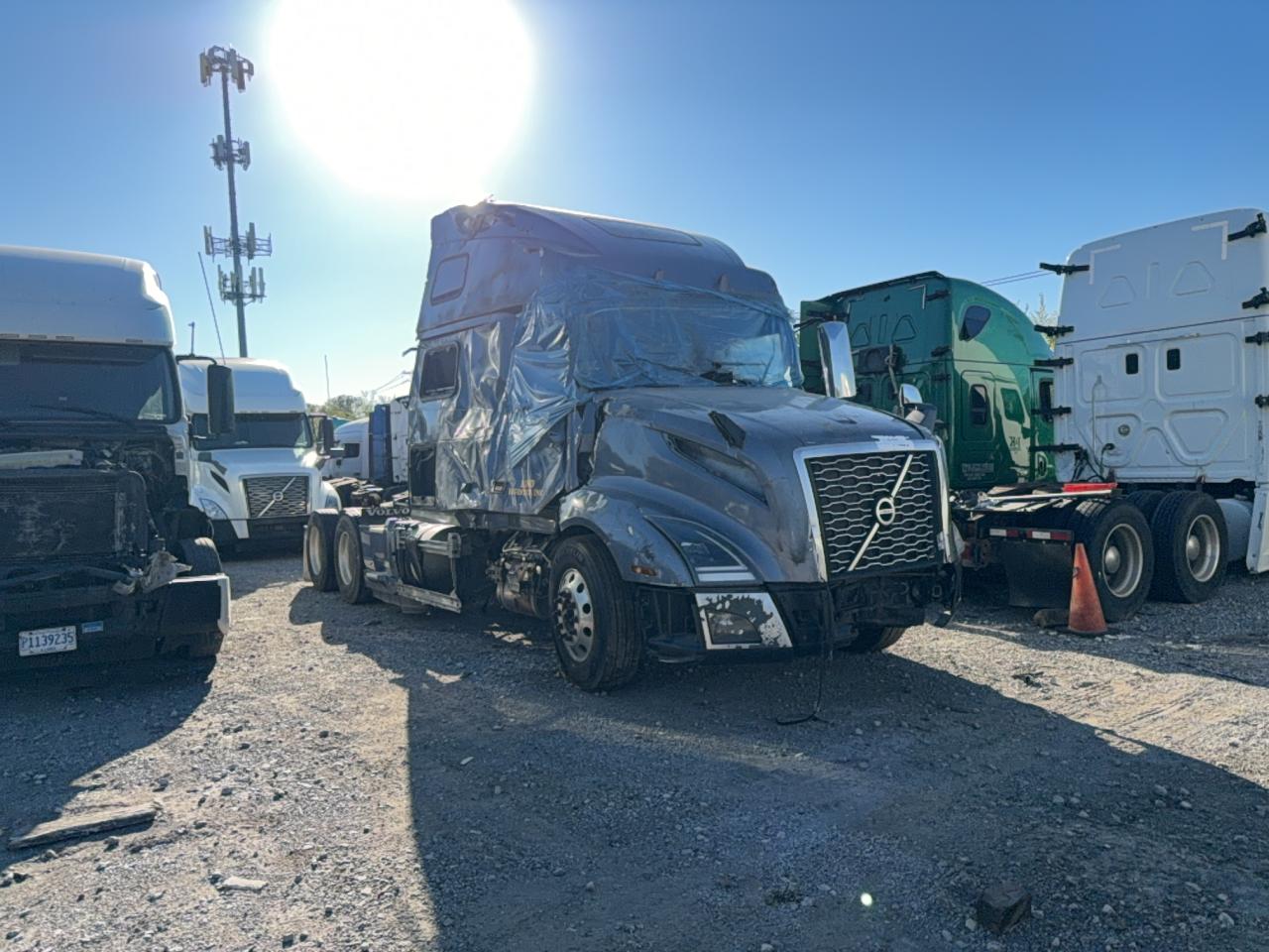 2021 VOLVO VN VNL
