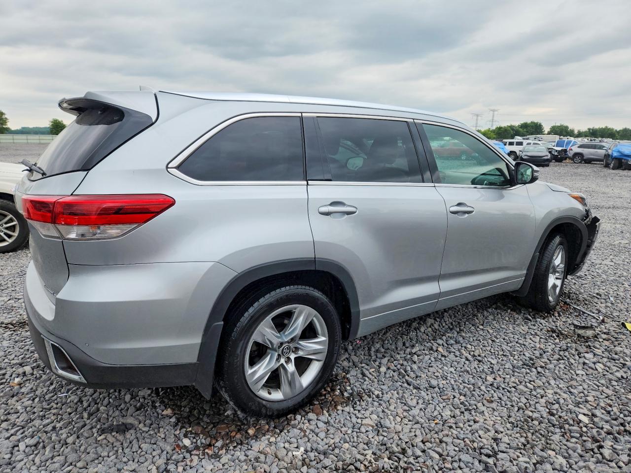 2017 TOYOTA HIGHLANDER LIMITED — снимка 3