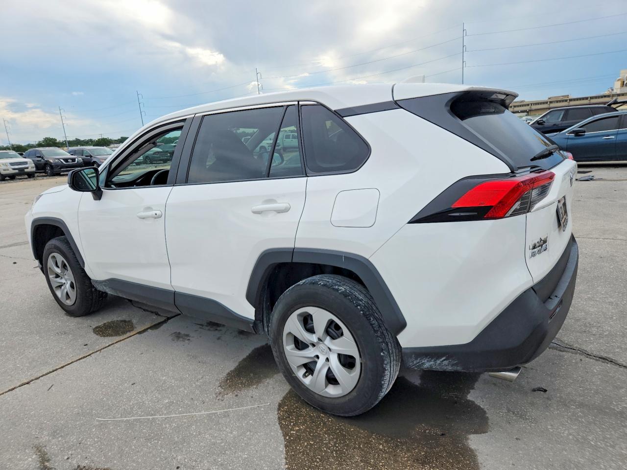2023 TOYOTA RAV4 LE — снимка 2