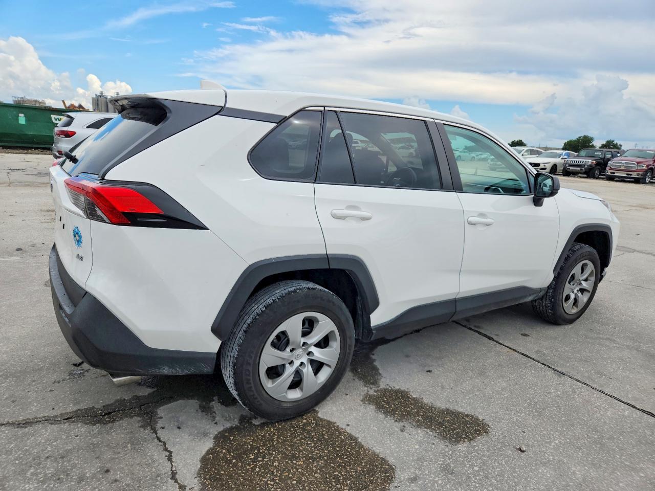 2023 TOYOTA RAV4 LE — снимка 3