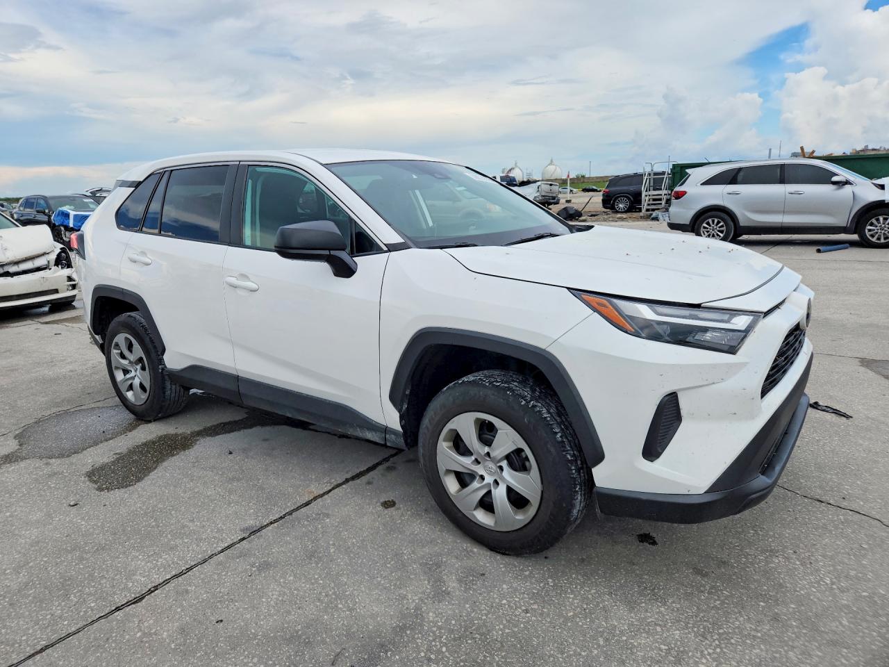 2023 TOYOTA RAV4 LE — снимка 4