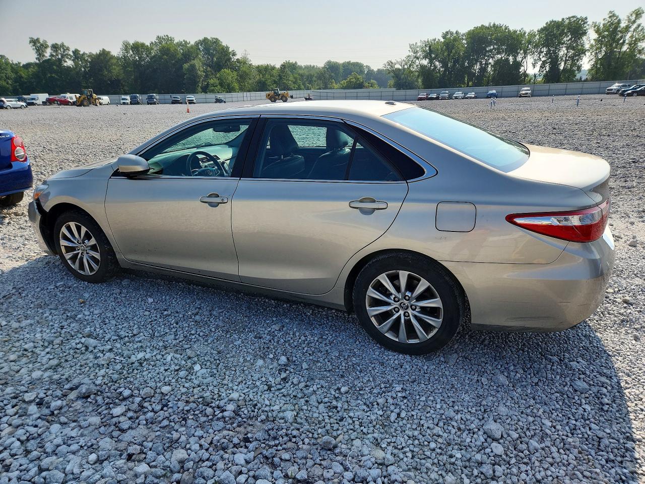2015 TOYOTA CAMRY XLE — снимка 2