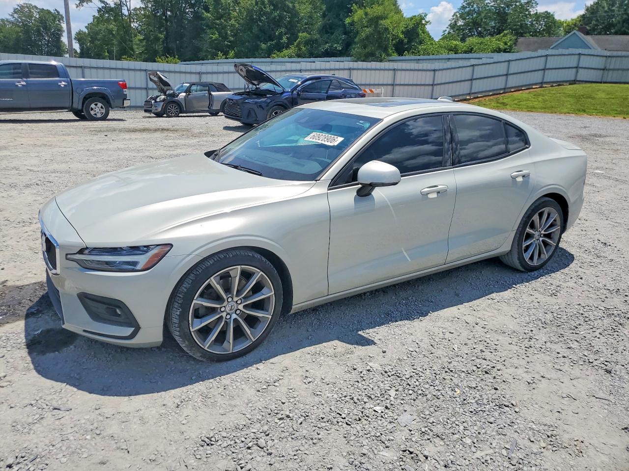 2021 VOLVO S60 T5 MOMENTUM