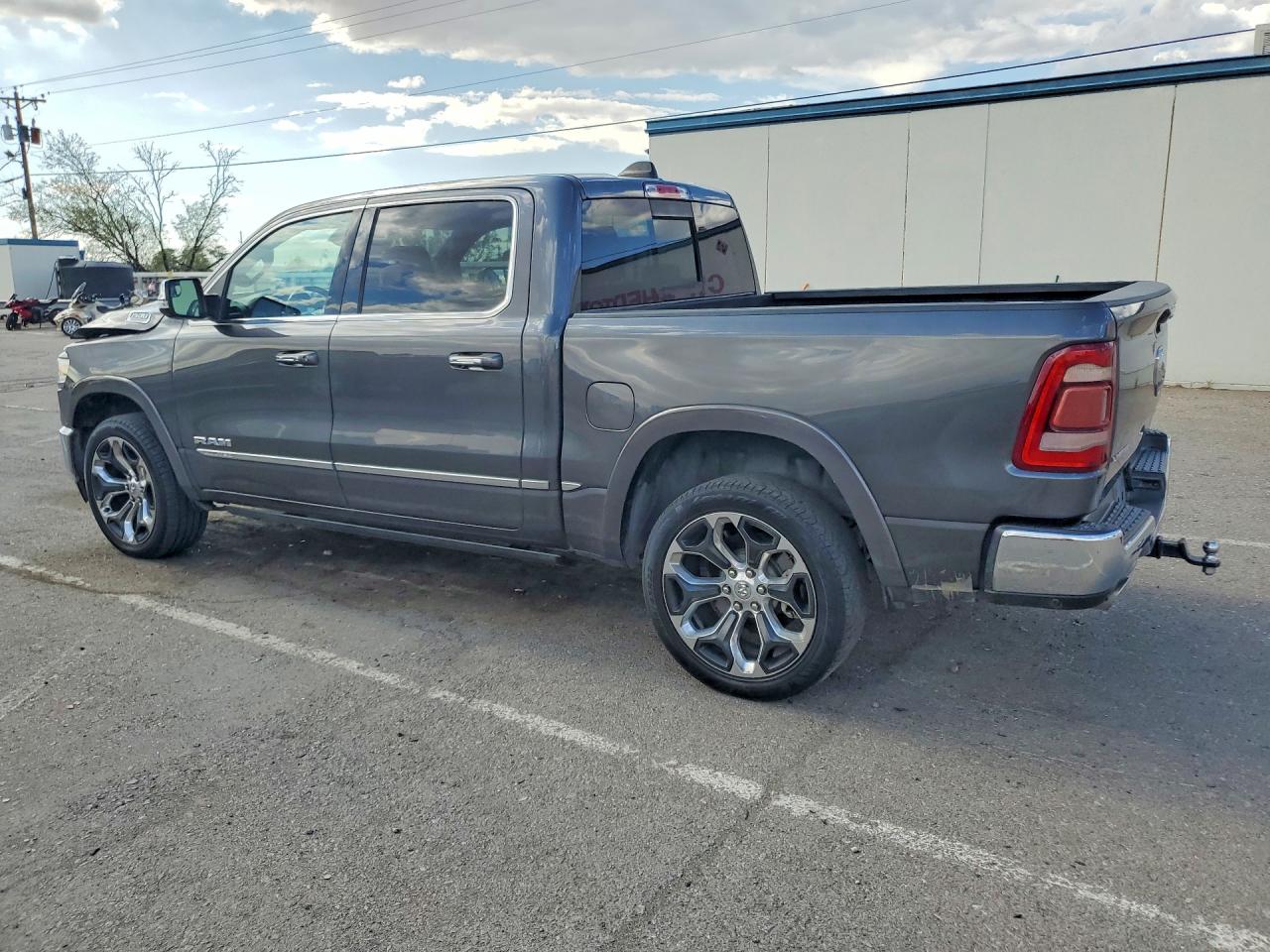 2019 RAM 1500 LIMITED — снимка 2