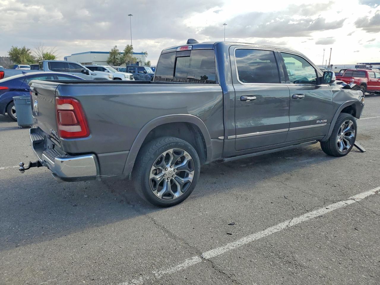 2019 RAM 1500 LIMITED — снимка 3