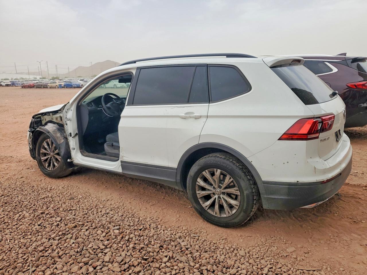 2019 VOLKSWAGEN TIGUAN S — снимка 2