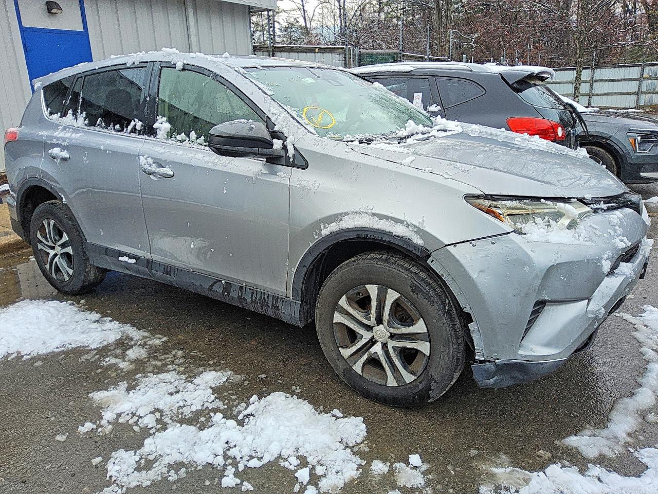 2018 TOYOTA RAV4 LE — снимка 4
