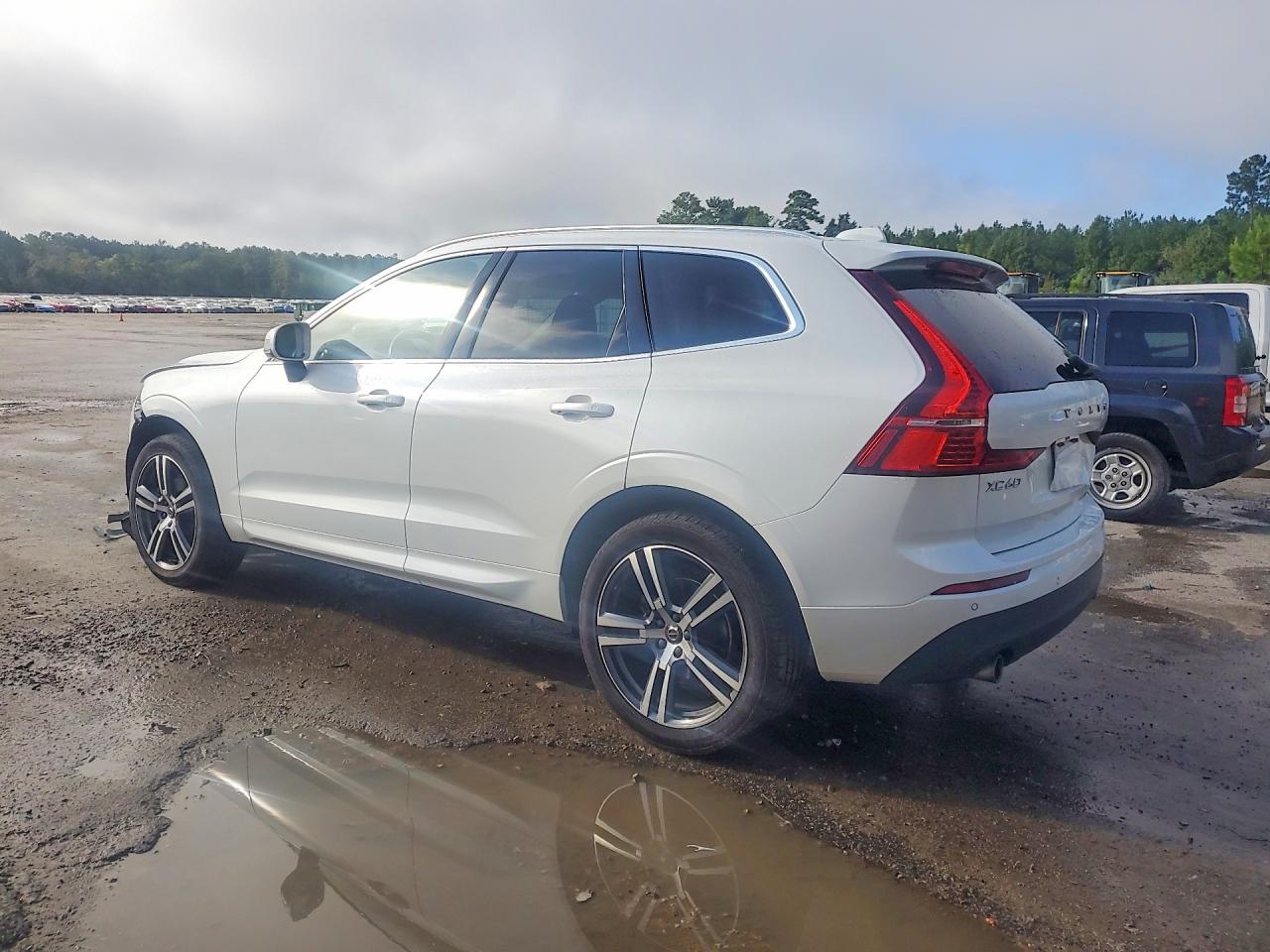 2021 VOLVO XC60 T5 MOMENTUM — снимка 2
