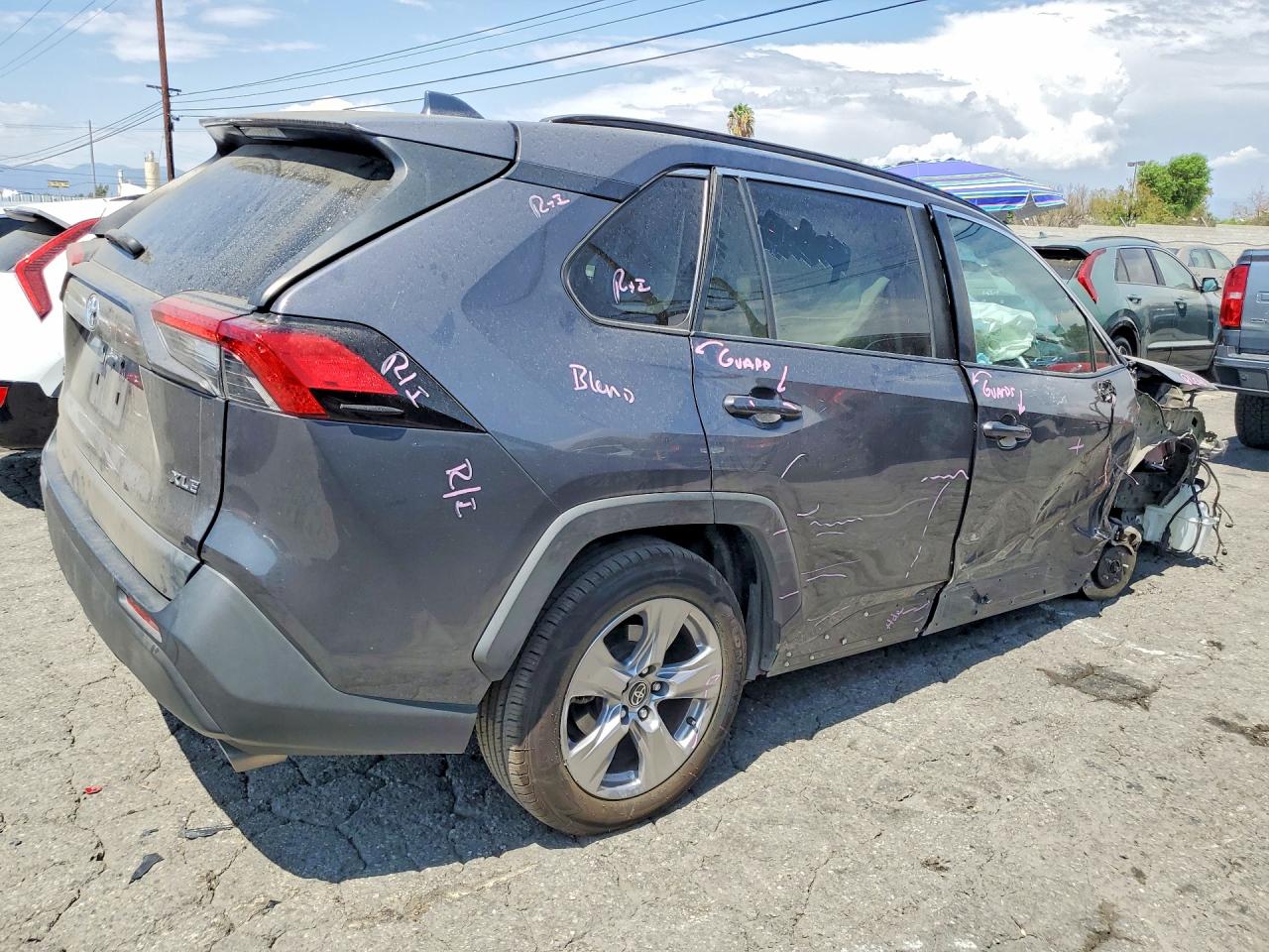 2022 TOYOTA RAV4 XLE — снимка 3