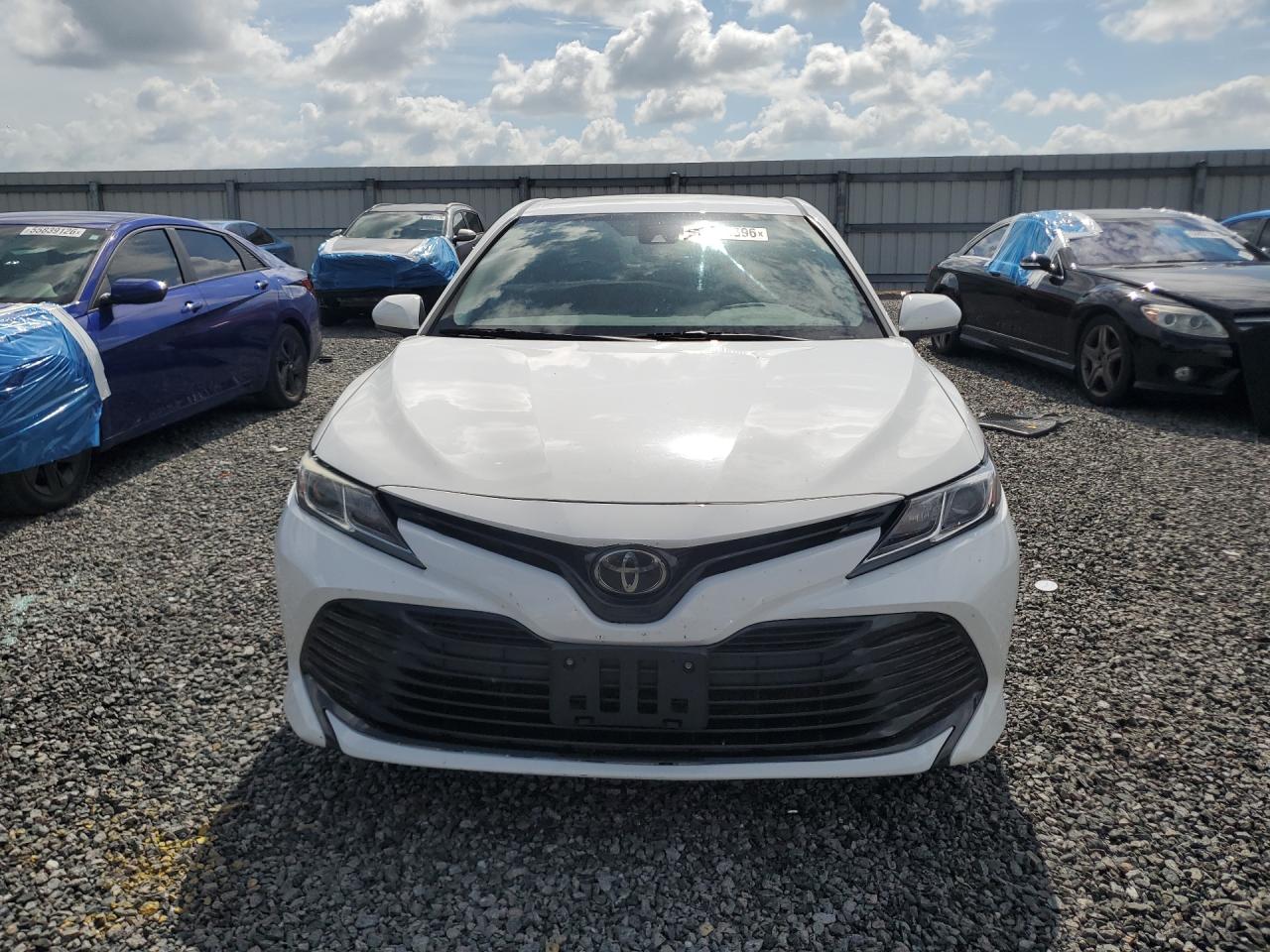 2019 TOYOTA CAMRY LE — снимка 5
