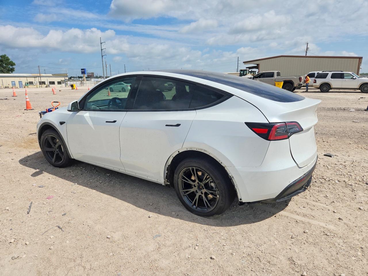 2025 TESLA MODEL Y — снимка 2