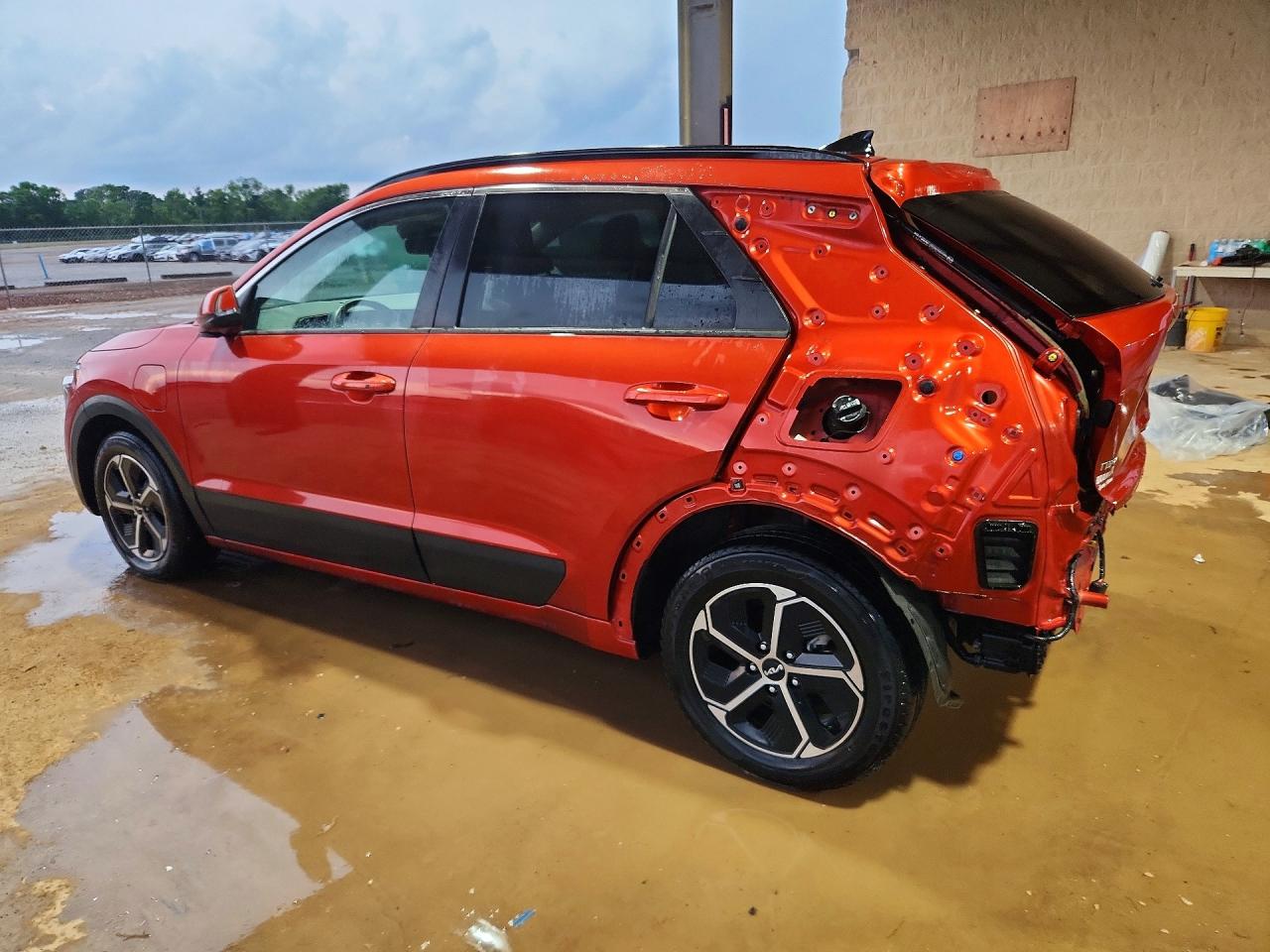 2023 KIA NIRO EX — снимка 2