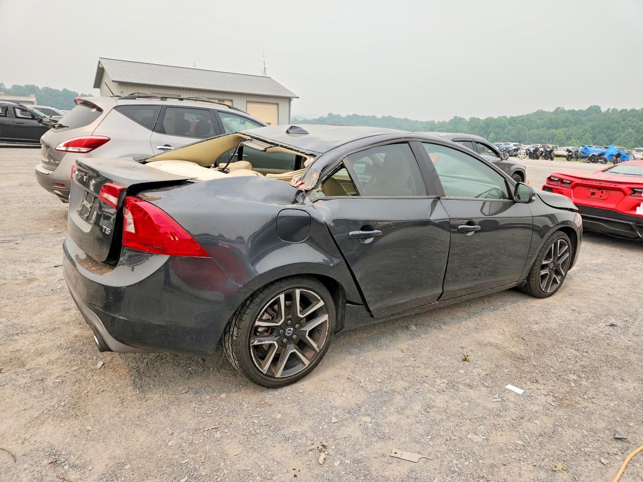 2017 VOLVO S60 — снимка 3