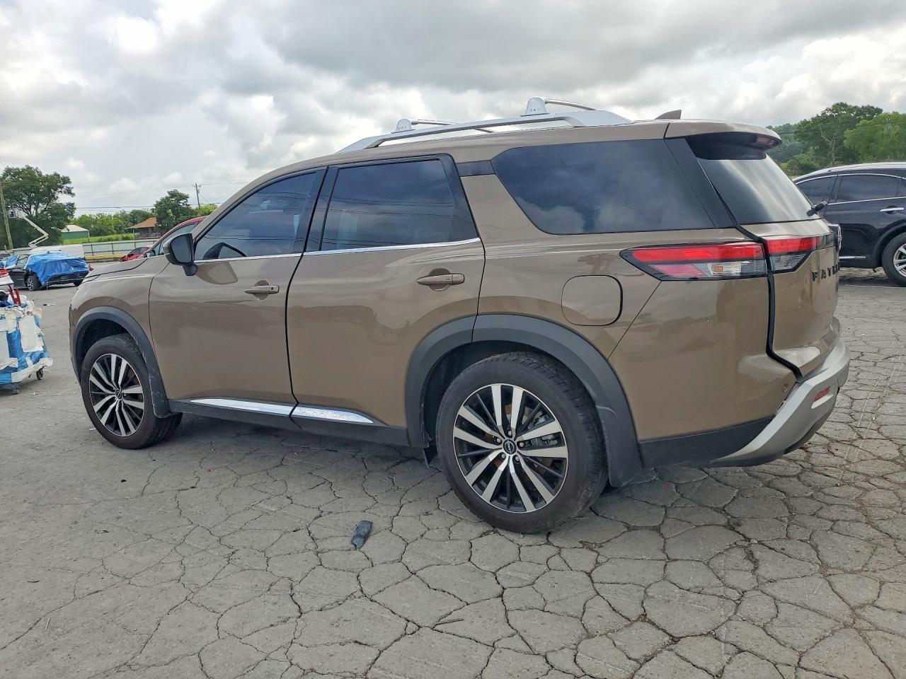 2024 NISSAN PATHFINDER PLATINUM — снимка 2