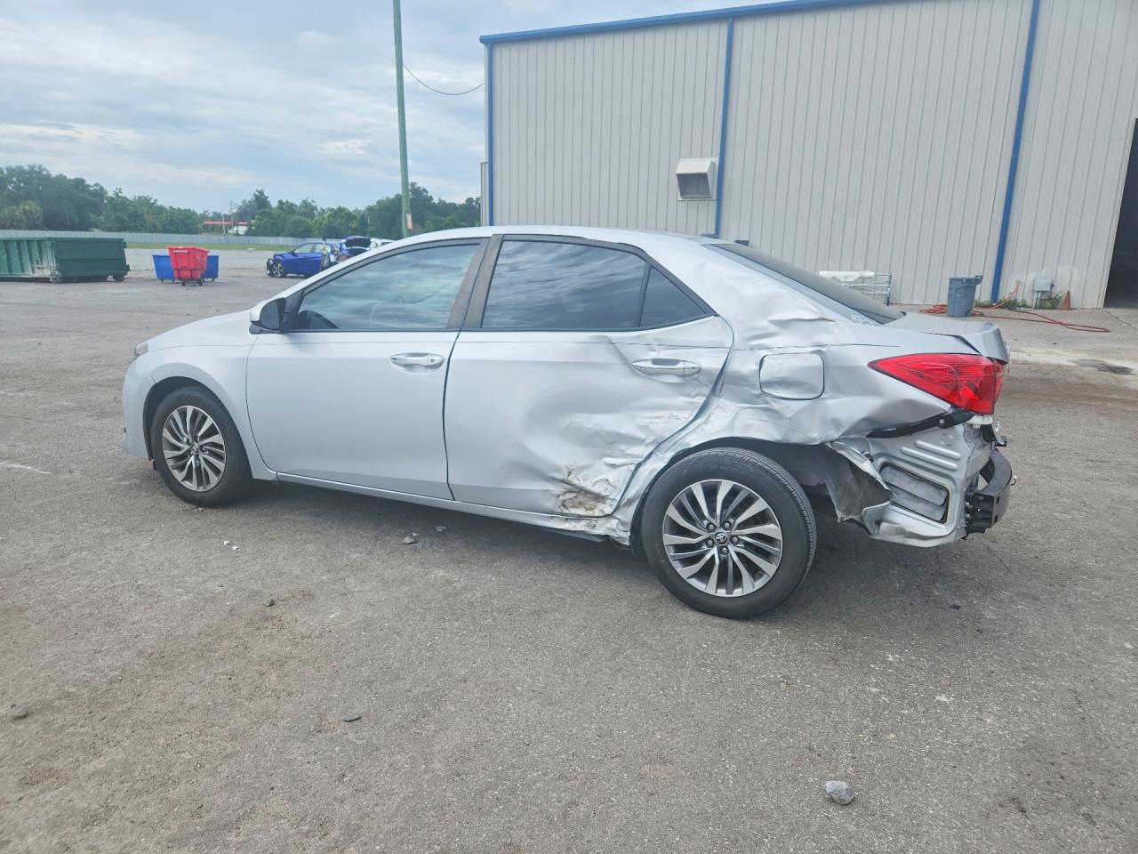 2019 TOYOTA COROLLA XLE — снимка 2
