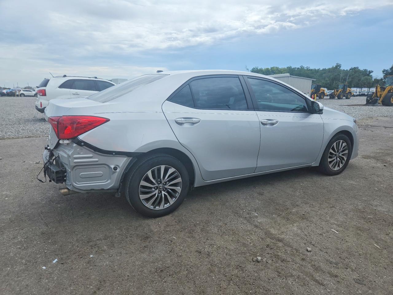 2019 TOYOTA COROLLA XLE — снимка 3