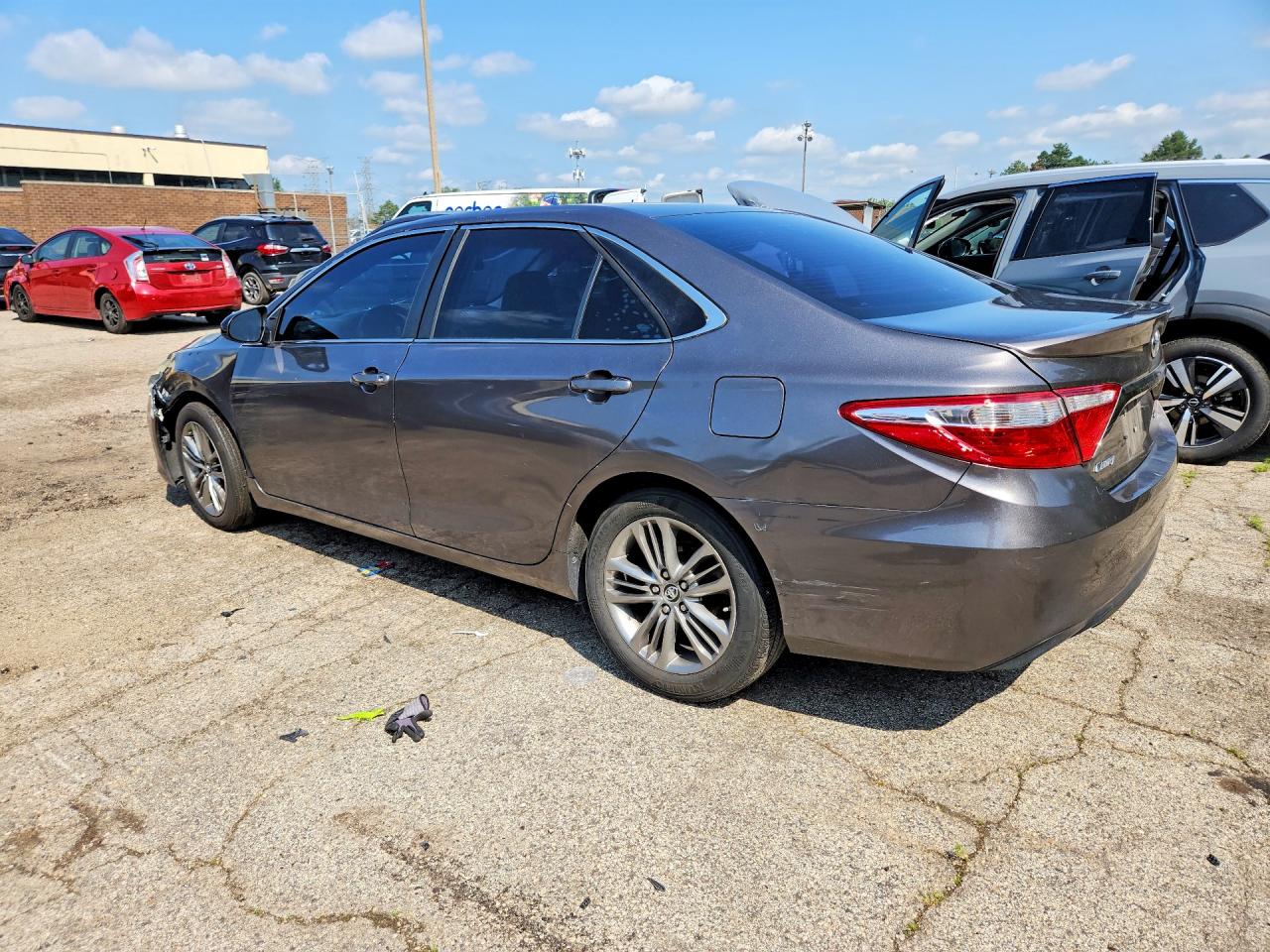2015 TOYOTA CAMRY SE — снимка 2