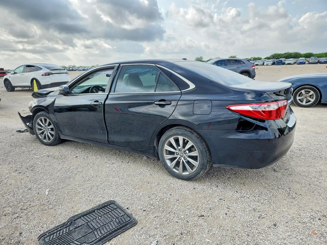 2015 TOYOTA CAMRY HYBRID XLE — снимка 2