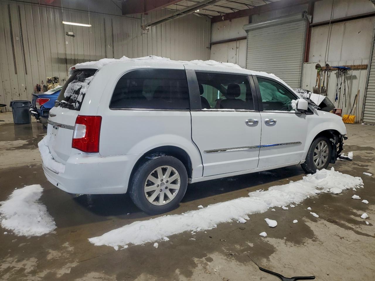 2015 CHRYSLER TOWN & COUNTRY TOURING — снимка 3