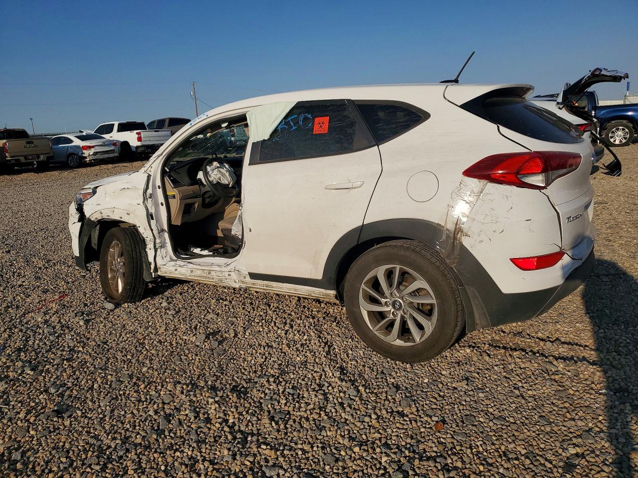 2017 HYUNDAI TUCSON SE — снимка 2