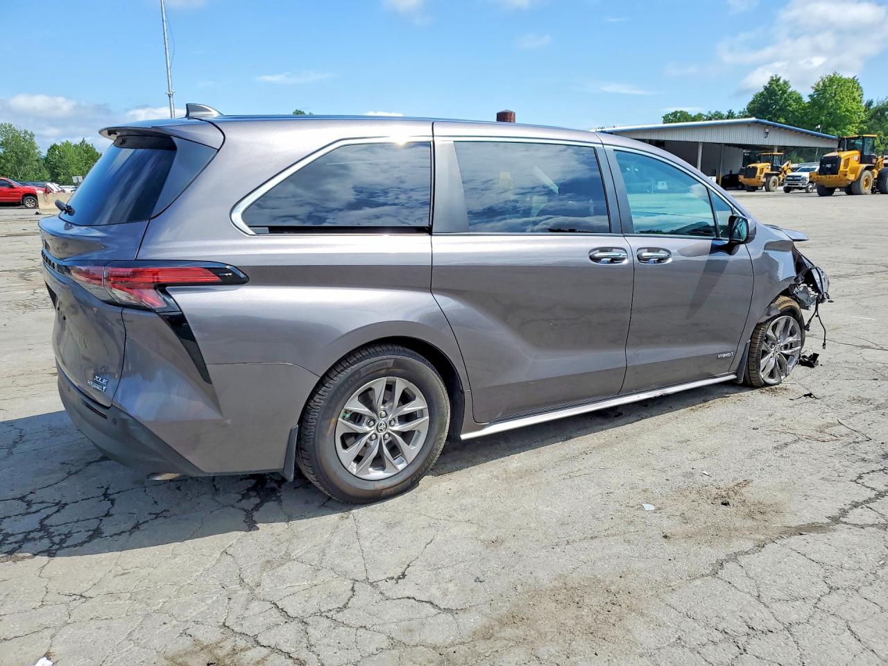 2021 TOYOTA SIENNA XLE — снимка 3