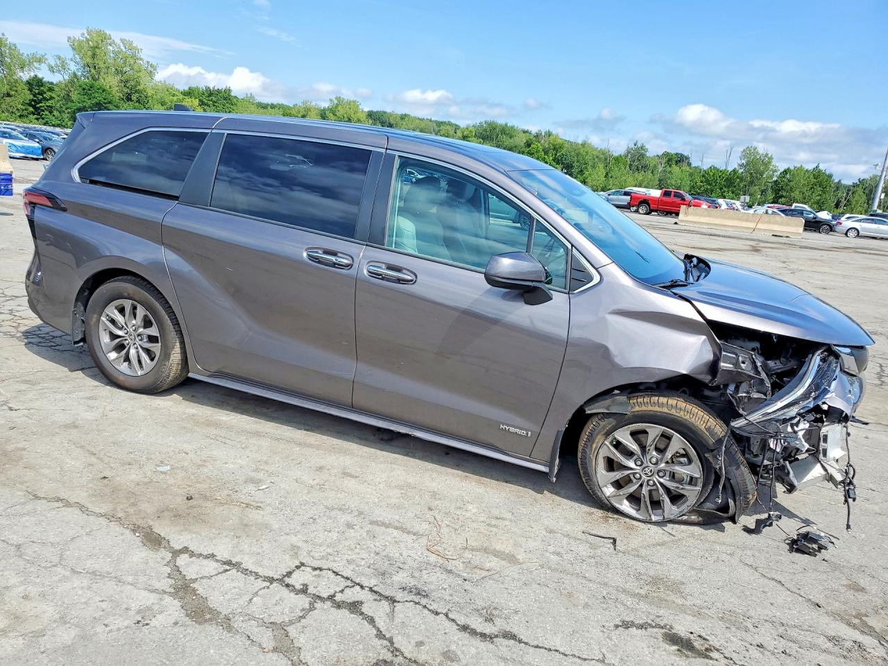 2021 TOYOTA SIENNA XLE — снимка 4