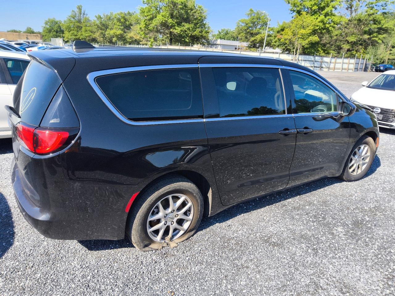 2024 CHRYSLER VOYAGER LX — снимка 3