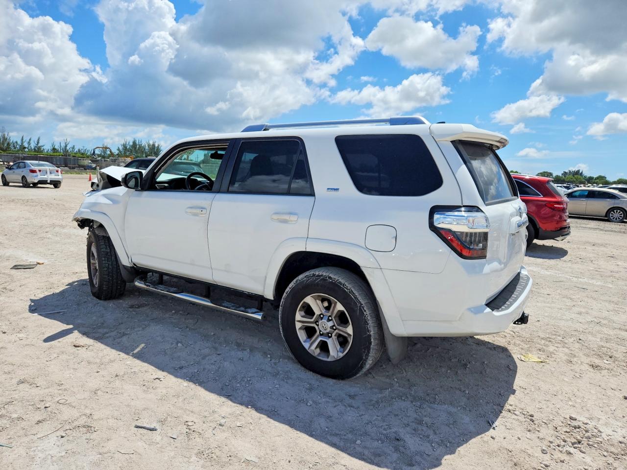 2016 TOYOTA 4RUNNER SR5 — снимка 2