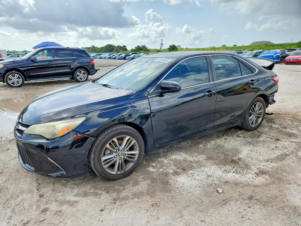 2015 TOYOTA CAMRY SE