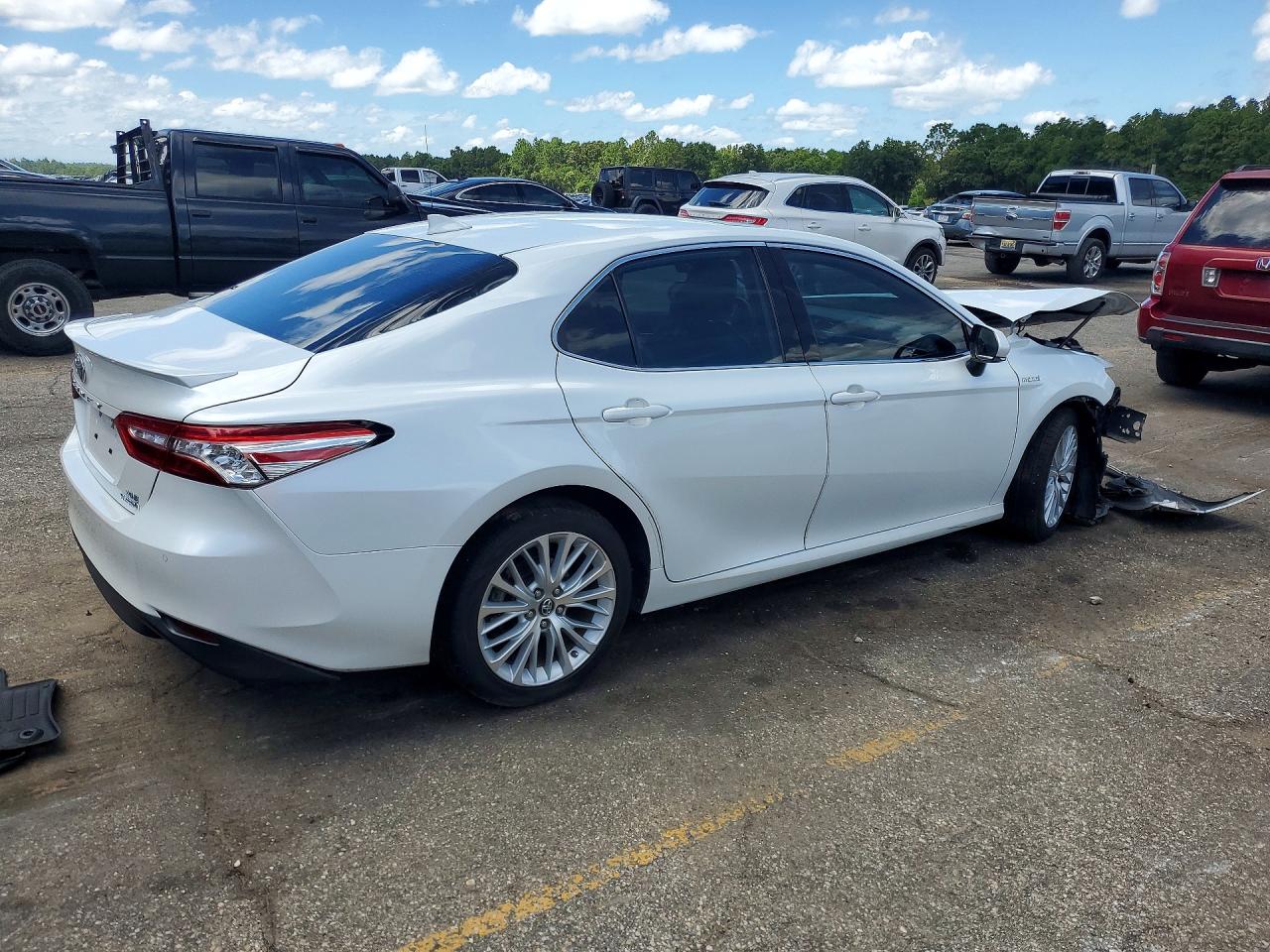 2019 TOYOTA CAMRY HYBRID XLE — снимка 3