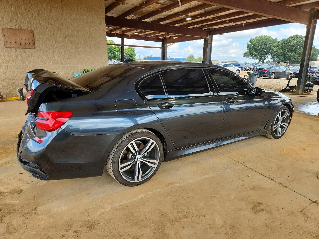 2016 BMW 750 XI — снимка 3