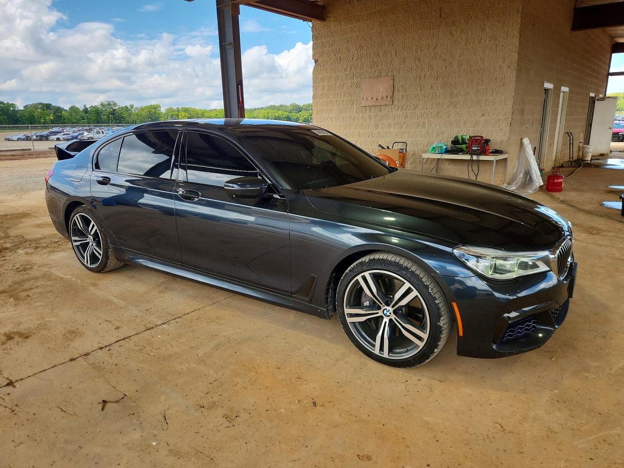 2016 BMW 750 XI — снимка 4
