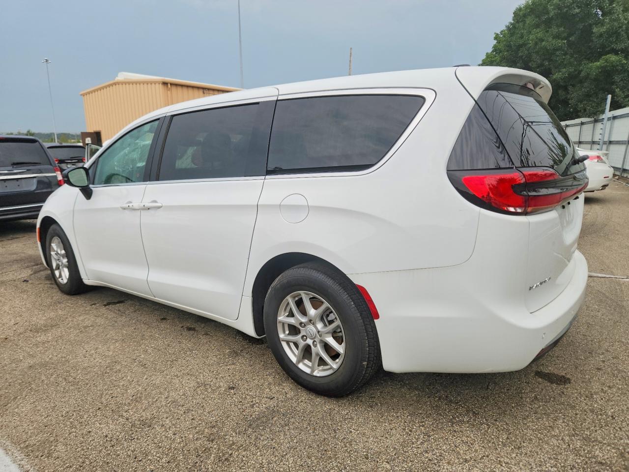 2026 CHRYSLER PACIFICA SELECT — снимка 2