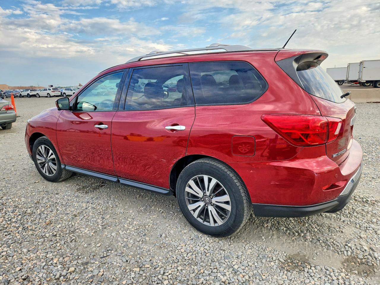 2017 NISSAN PATHFINDER SL — снимка 2