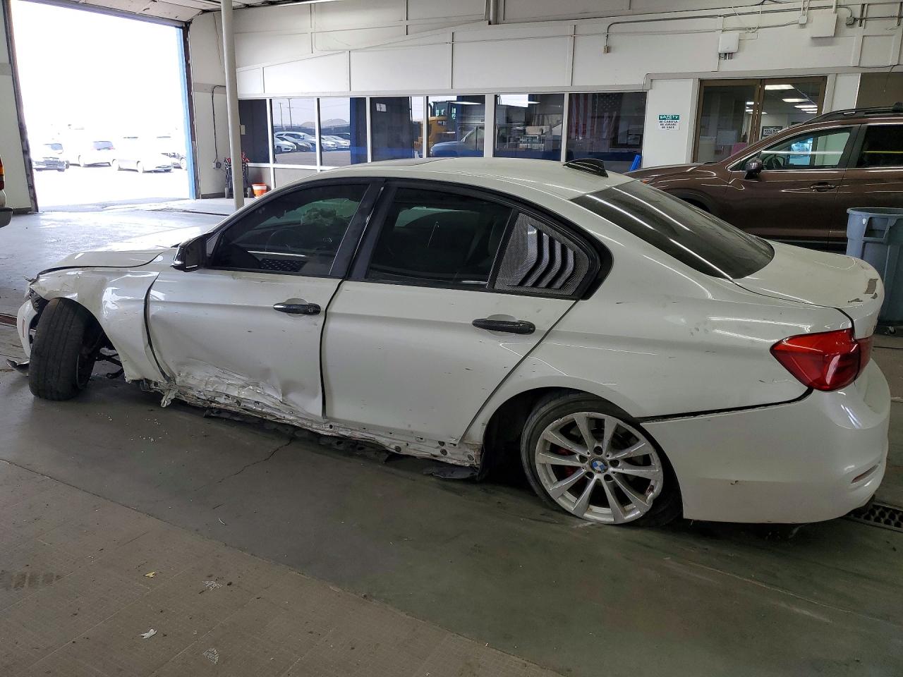 2018 BMW 320 XI — снимка 2