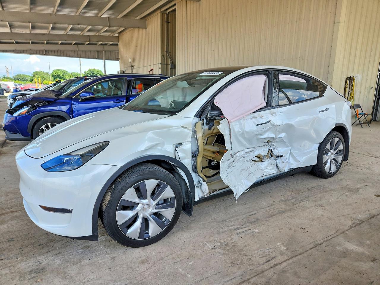 2024 TESLA MODEL Y