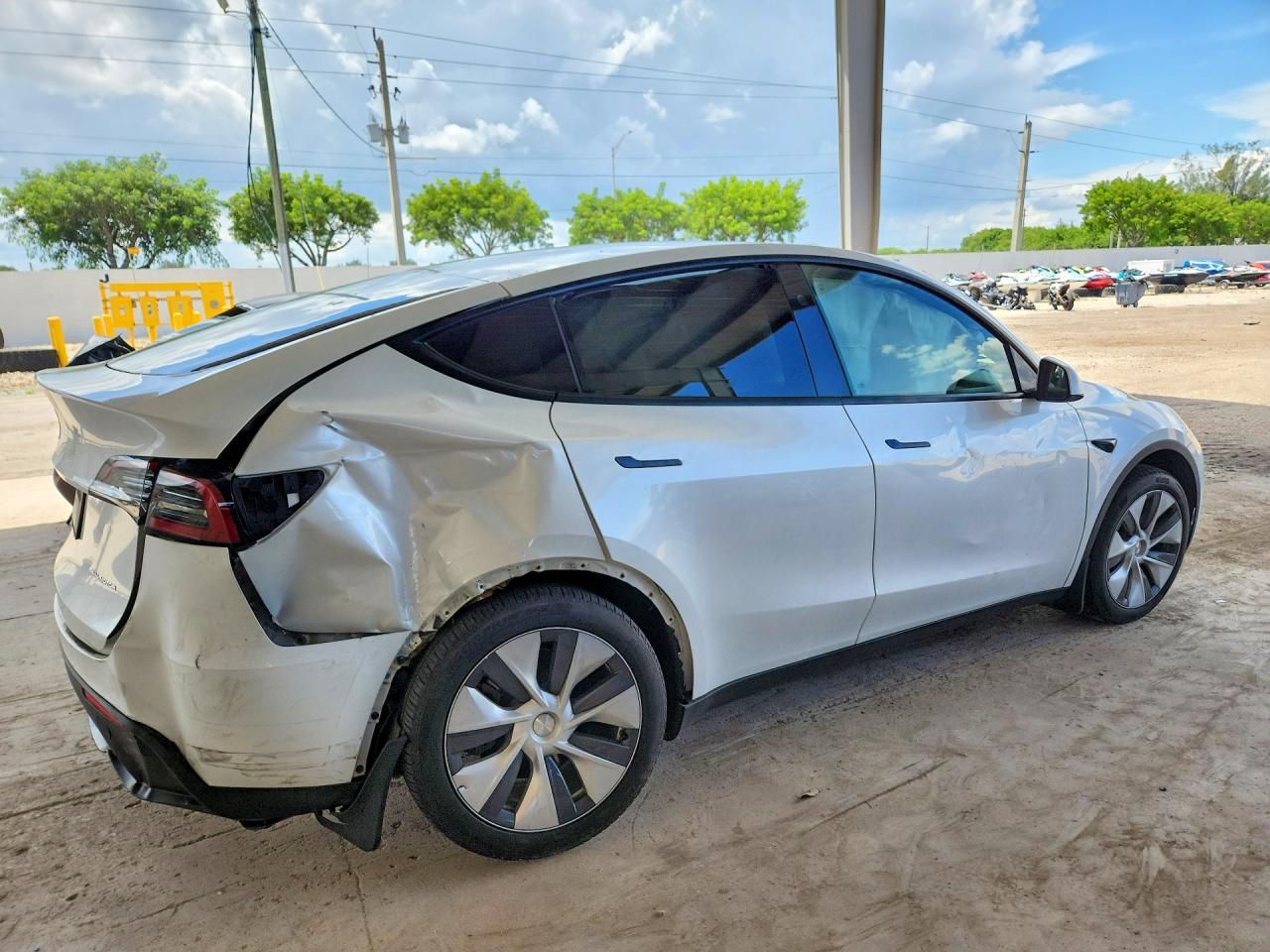 2024 TESLA MODEL Y — снимка 3