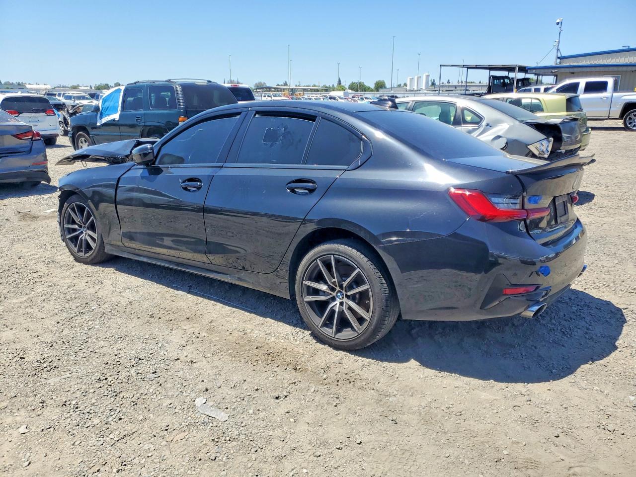 2021 BMW 330I — снимка 2
