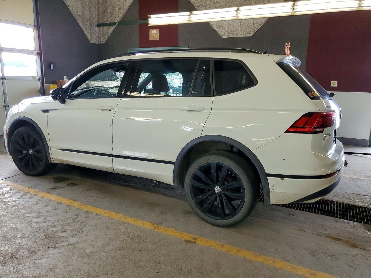 2021 VOLKSWAGEN TIGUAN SE — снимка 2
