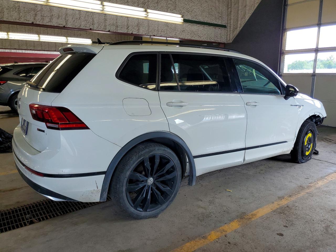 2021 VOLKSWAGEN TIGUAN SE — снимка 3
