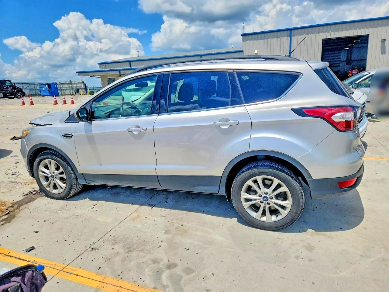 2017 FORD ESCAPE SE — снимка 2
