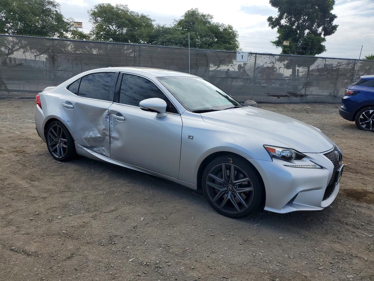 2016 LEXUS IS 200T — снимка 4